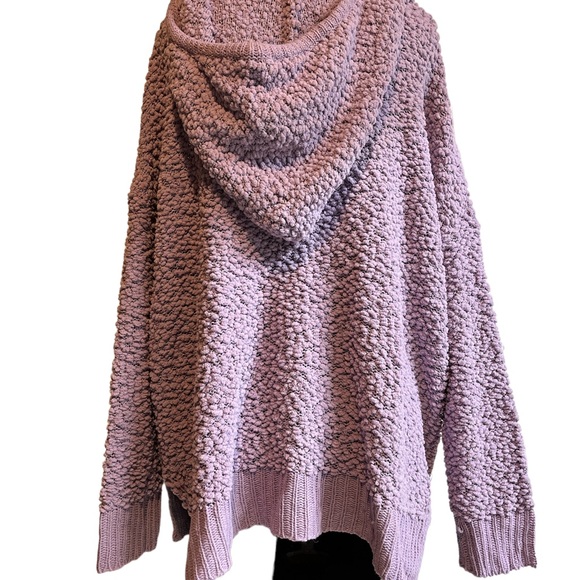 Lilac Sweater Size M/L, hooded, oversized, new with tags - Picture 5 of 5